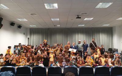 Visita al centro de Alzheimer de Lorca con el musical de El Rey león